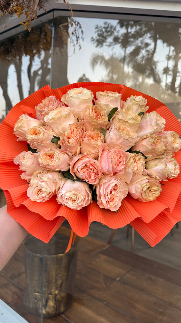 25 Peach Rose Bouquet