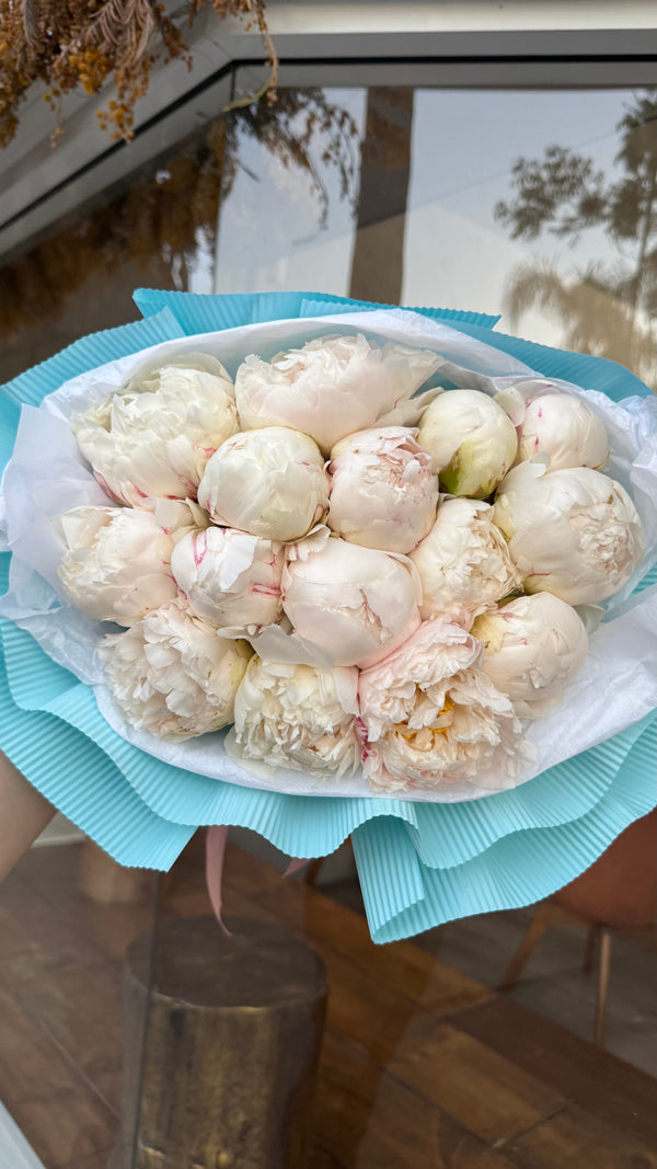 15 White Peony Bouquet